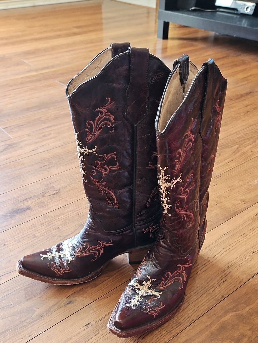 Circle G Women's Brown Embroidered Western Cowboy Boots